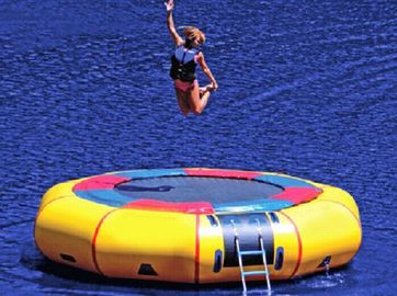 Nhảy trampoline nước inflatable đồ chơi nước PVC chống thấm nước