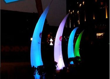 Cầu đẹp dẫn chiếu sáng inflatable Tusk loại cho bữa tiệc lãng mạn