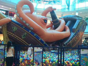 Trong nhà tàu cướp biển khổng lồ bạch tuộc inflatable công viên nước với pit bóng cho trung tâm mua sắm lớn