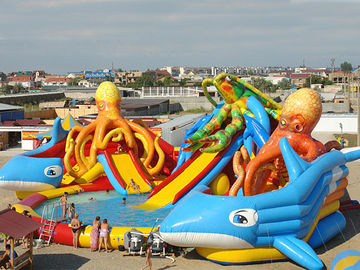 Tùy chỉnh khổng lồ bạch tuộc công viên nước, dolohin động vật inflatable công viên nước với hồ bơi lớn đồ chơi
