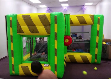 Trong nhà ngoài trời Inflatable Trò chơi tương tác / Inflatable Dunk Tank System For Kids