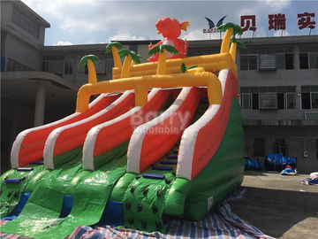 PVC khủng long đôi inflatable trượt nước cho hồ bơi với hạ cánh giường