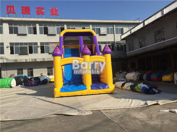 Chủ đề lâu đài nhỏ màu vàng Công viên nước dành cho trẻ em Blow Up Inflatable Kids Slide / Garden Inflatable Cartoon Dry Slide