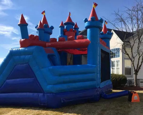 Trong nhà / ngoài trời Princess Castle Blue & Red Bouncy Castle với Slider cho sự kiện của bạn