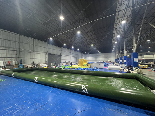 Gia đình sử dụng bãi chơi bóng đá nước gấp Green bơi nước bơm cho thuyền chèo