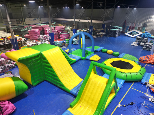 Trò chơi nước thiết bị trò chơi tùy chỉnh thương mại ngoài trời mới xanh nổi nổi công viên nước cho biển