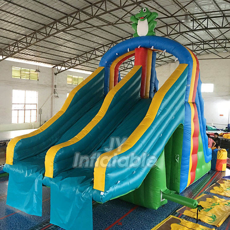 Hấp dẫn PVC Bơm hơi Bouncy Slide Ngoài trời Kích thước nhỏ Ếch Sân chơi bơm hơi Trượt