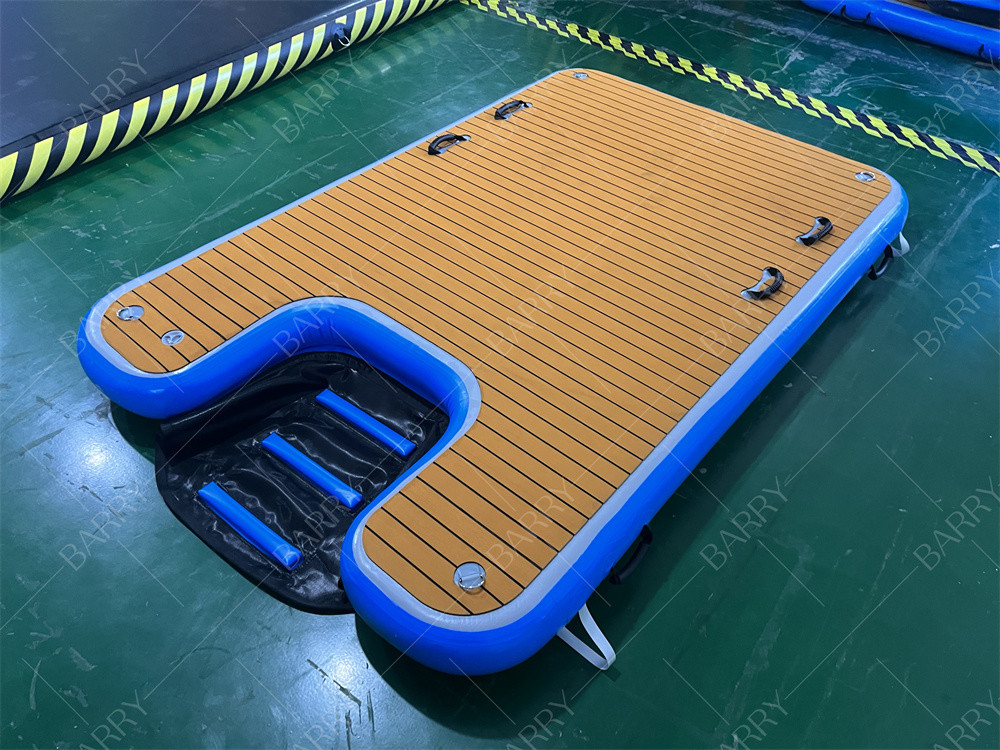 Đường dốc thú cưng có thể điều chỉnh màu gỗ Đường dốc chó di động có thể gập cho hồ và hồ bơi