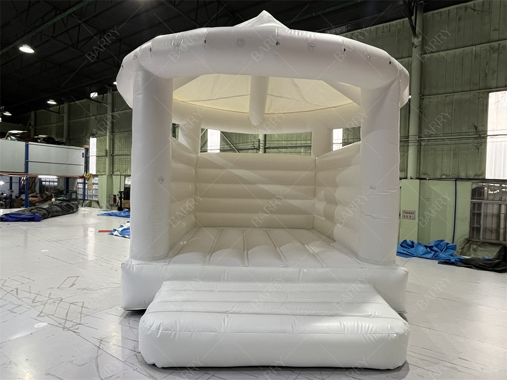 Nhà Bật Bơm Hơi Trong Nhà Màu Trắng 5x4.5x4.5m Có Mái Che, Nhà Nhún Bơm Hơi Dành Cho Đám Cưới
