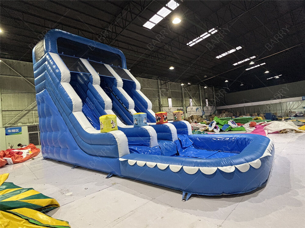 Diều bơm hơi bằng PVC màu xanh thương mại cho trẻ em sân sau có hồ bơi để sử dụng tại nhà