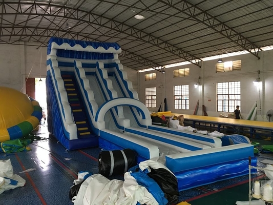 Cầu trượt nước bơm hơi giải trí thương mại PVC có hồ bơi