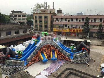 PVC Tarpaulin Công viên nước bơm hơi ngoài trời khổng lồ với 3 công viên nước / sân chơi bơm hơi