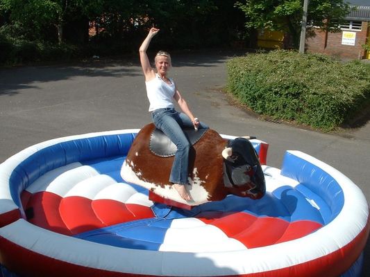 Mô phỏng Rodeo Cơ khí Bull PVC Tarpaulin cho các môn thể thao ngoài trời