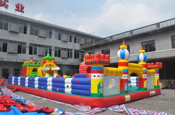 Nhà nhảy bơm hơi 0,55mm PVC 30x10m Chủ đề hoạt hình Lâu đài Bouncy